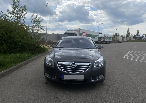 Opel Insignia cena 22300 przebieg: 306000, rok produkcji 2011 z Czchów małe 121